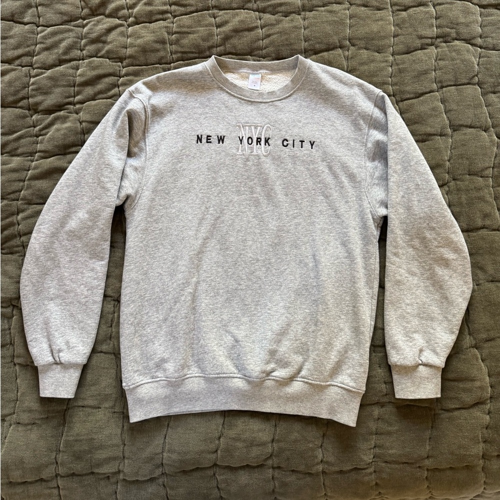 New York City embroidered gray crewneck sweatshirt